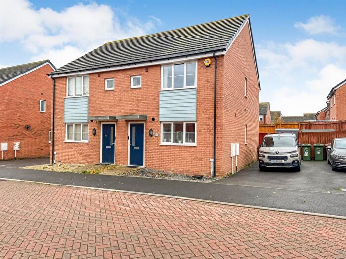 3 Bedroom Semi Detached House For Sale In Oak Wood Drive, Corby, NN18