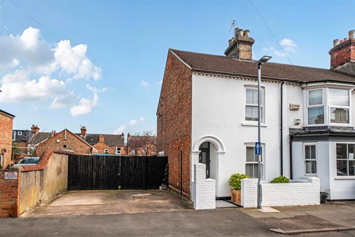 2 Bedroom End Of Terrace House For Sale In Howbury Street, Bedford, MK40