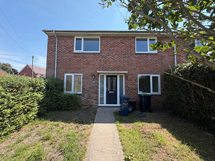 3 Bedroom End Of Terrace House To Rent In Hyde Road, Gillingham, SP8