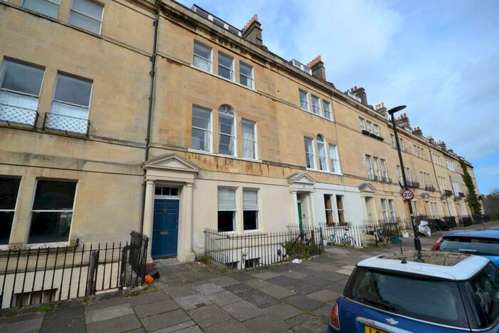 1 Bedroom Apartment To Rent In Beaufort East, Bath, Somerset, BA1