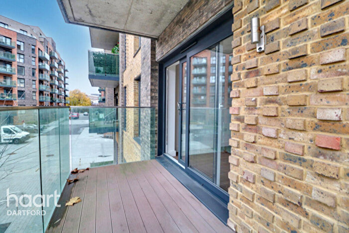 2 Bedroom Apartment For Sale In James Smith Court, Dartford, DA1