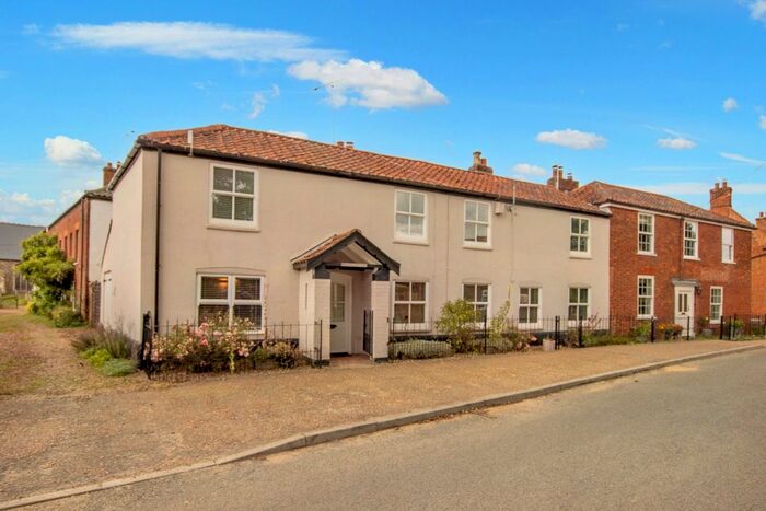 4 Bedroom Cottage For Sale In The Street, Lyng, Norwich, NR9