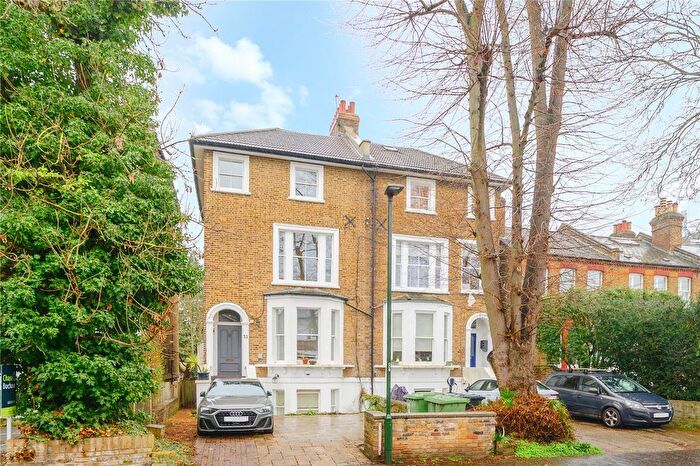 2 Bedroom Flat For Sale In Queens Road, Twickenham, TW1