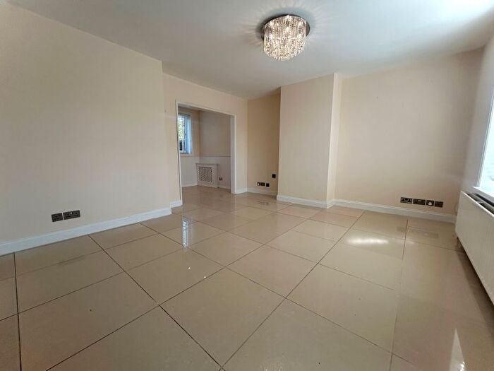 3 Bedroom Property To Rent In Wigmore Road, Carshalton, SM5