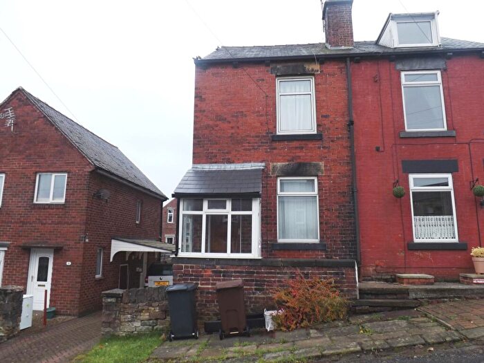 3 Bedroom Semi-Detached House To Rent In Grove Road, Deepcar, S36