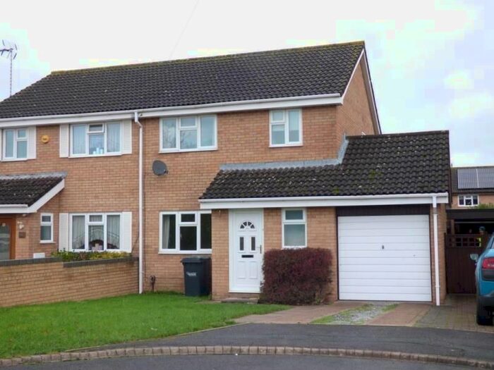 3 Bedroom Semi-Detached House To Rent In Carters Orchard, GL2