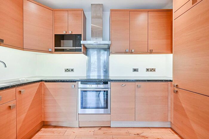2 Bedroom Flat To Rent In Chiswick High Road, Chiswick, London, W4
