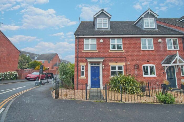 4 Bedroom End Of Terrace House To Rent In Lutterworth Road, Burbage, Hinckley, LE10