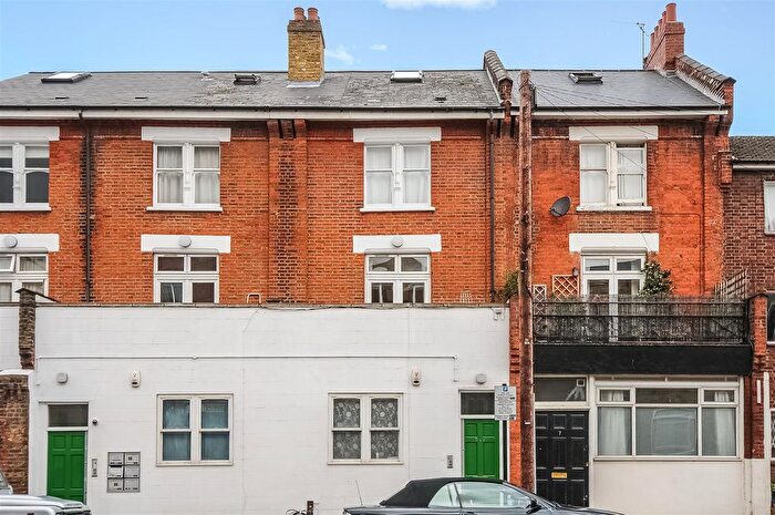 2 Bedroom Flat To Rent In Mount Pleasant Crescent, Finsbury Park, N4