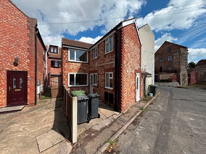 2 Bedroom Detached House For Sale In Trinity Place, Great Yarmouth, NR30