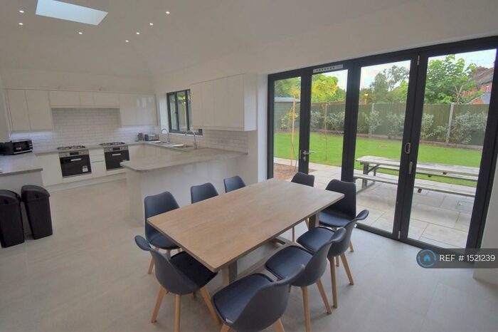 9 Bedroom Semi-Detached House To Rent In Wokingham Road, Reading, RG6