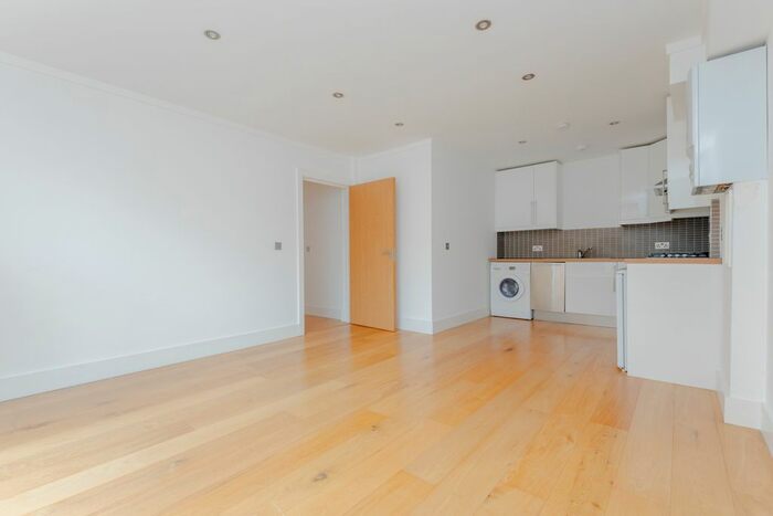 1 Bedroom Flat To Rent In Holloway Road, Lower Holloway, N7