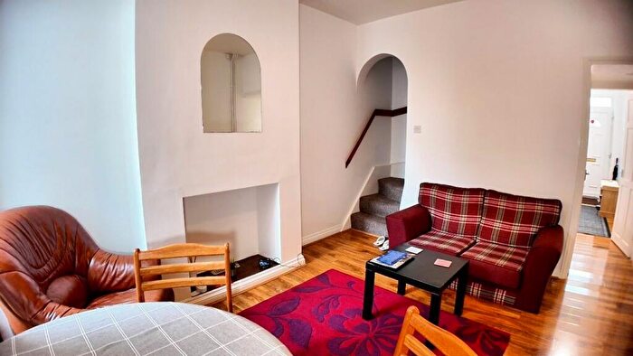 3 Bedroom House To Rent In Kitchener Road, B29