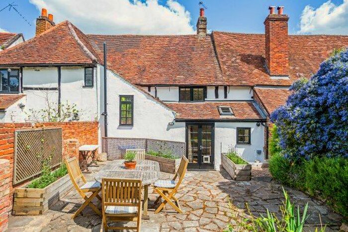2 Bedroom Cottage To Rent In London Street, Chertsey, KT16