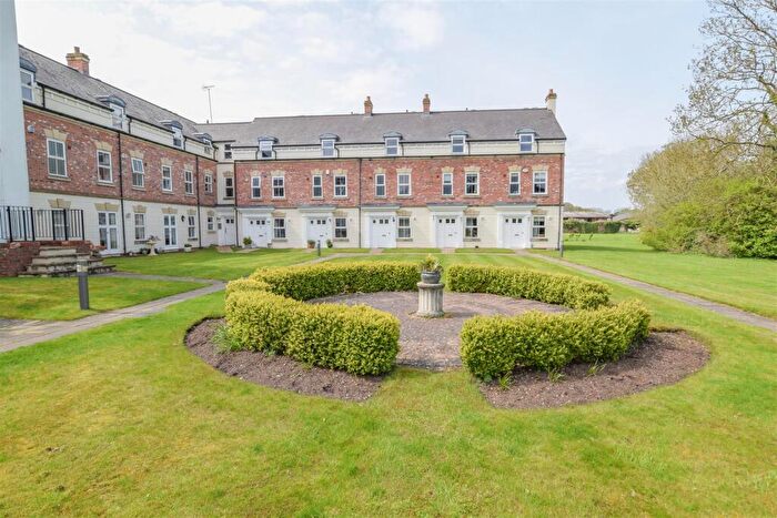 4 Bedroom Town House To Rent In Chester High Road, Neston, Cheshire, CH64