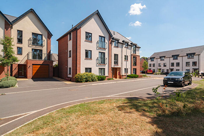 2 Bedroom Flat For Sale In Mustoe Road, Frenchay, Bristol, BS16