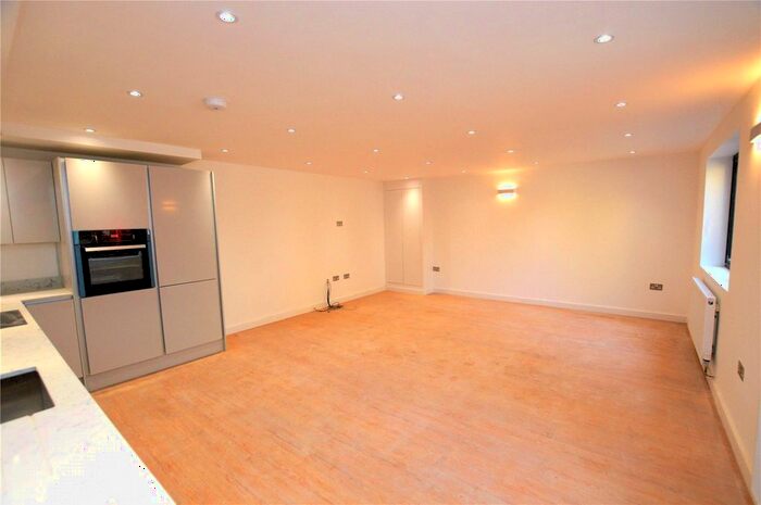 2 Bedroom Flat To Rent In Colby Mews, London, SE19