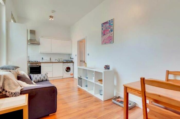 1 Bedroom Flat To Rent In Clifton Rise, London, Greater London, SE14
