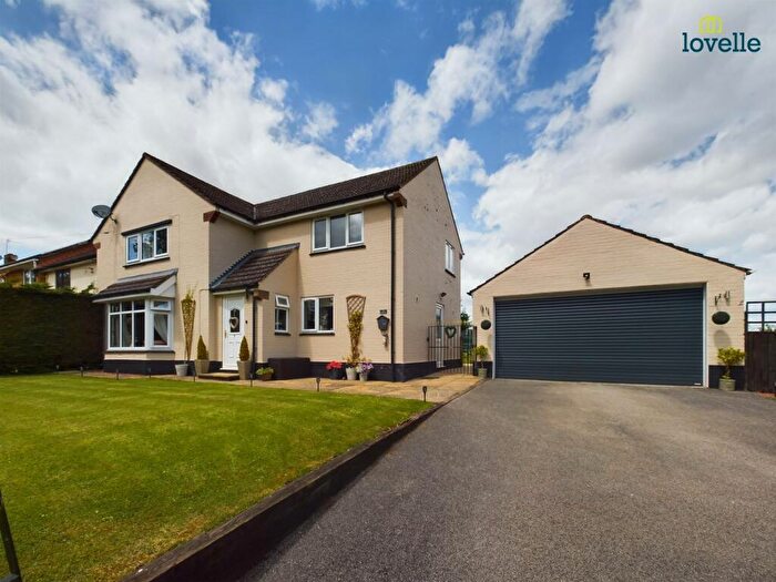 4 Bedroom End Of Terrace House For Sale In Grundys Lane, Minting, LN9