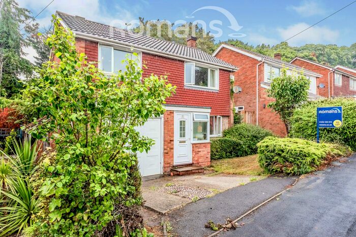 3 Bedroom Detached House To Rent In Abbey Way, Farnborough, GU14