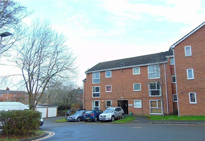 2 Bedroom Flat To Rent In Epping Close, Reading, Berkshire, RG1