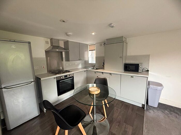 2 Bedroom Flat To Rent In Mapperley Road, Nottingham, NG3