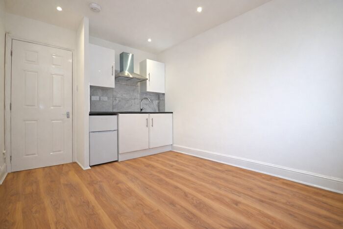 Studio To Rent In Berrymead Gardens, London, W3