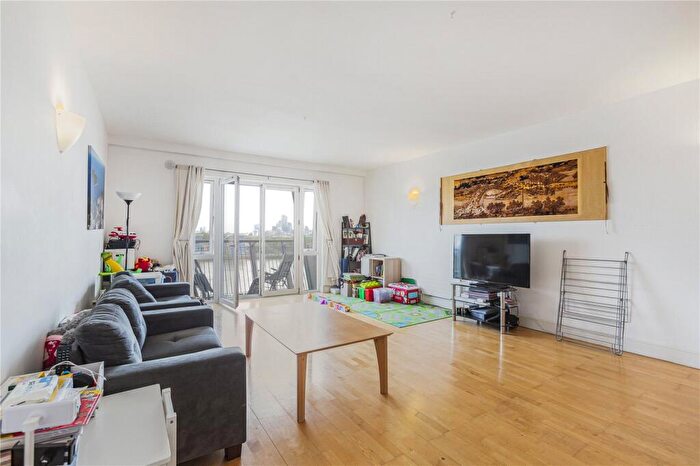 2 Bedroom Apartment To Rent In Westferry Road, London, E14