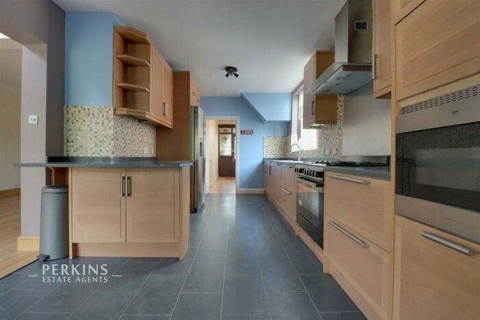 4 Bedroom Semi-Detached House To Rent In Neasden, NW2