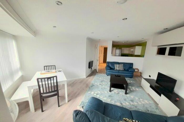 2 Bedroom Flat To Rent In South Fifth Street, Milton Keynes, MK9