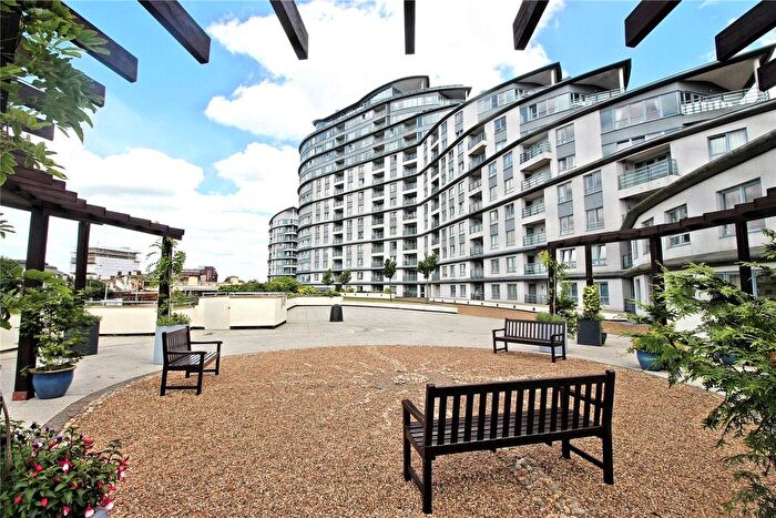 1 Bedroom Flat For Sale In Station Approach, Woking, Surrey, GU22