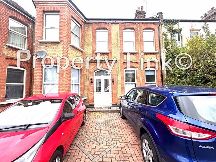 2 Bedroom Flat To Rent In Valentines Road, Ilford, IG1