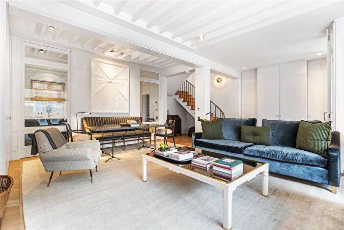 3 Bedroom Mews To Rent In Lennox Gardens Mews, Knightsbridge, London, SW1X