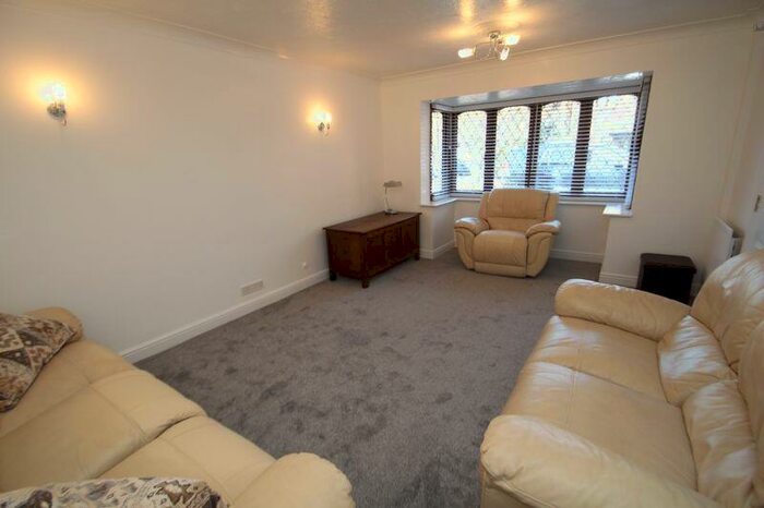 6 Bedroom Detached House To Rent In Charlotte Close, Poole, BH12