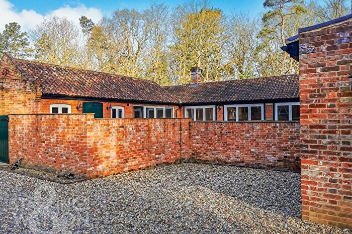 3 Bedroom Barn Conversion To Rent In Church Lane, Broome, Bungay, NR35