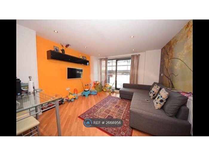 2 Bedroom Flat To Rent In Perth Road, Ilford, IG2