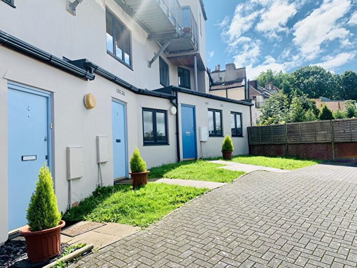 2 Bedroom Flat To Rent In Clifton View, - Bedminster Down Road, Bristol, BS13