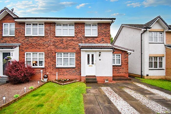 3 Bedroom Semi-Detached House For Sale In South Dumbreck Road, Kilsyth, G65