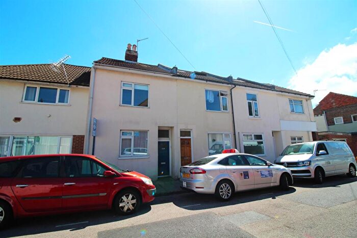5 Bedroom Terraced House To Rent In Fawcett Road, Southsea, PO4