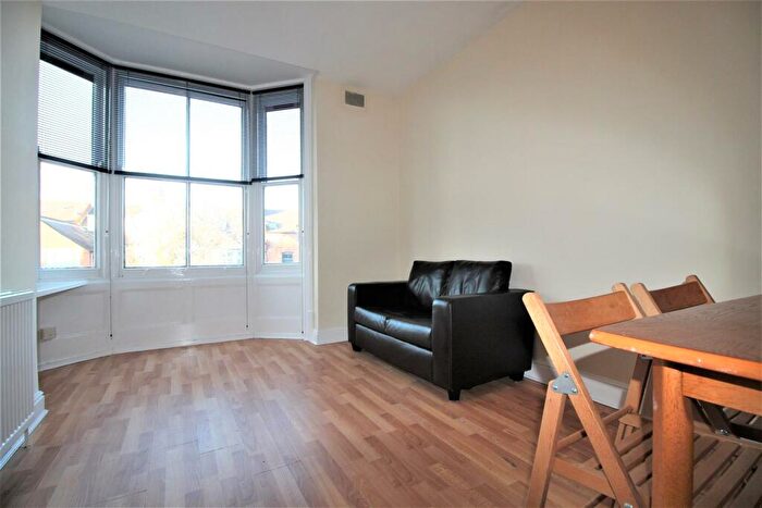 1 Bedroom Apartment To Rent In Evington Road, Leicester, LE2