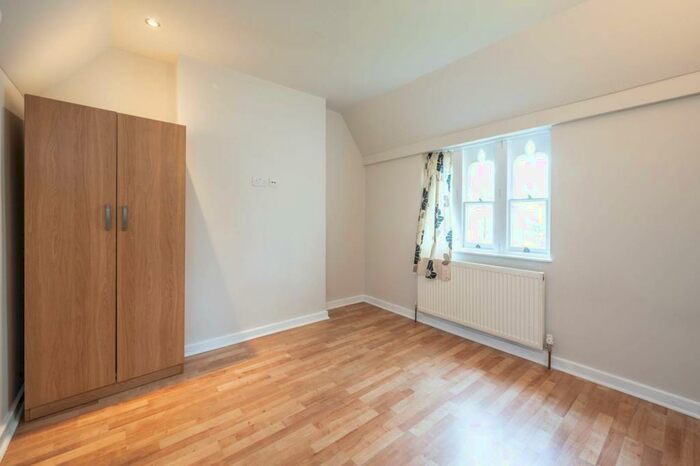 3 Bedroom Flat To Rent In Pemberton Gardens, Tufnell Park, London, N19