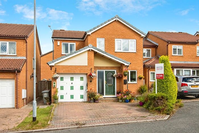 4 Bedroom Detached House For Sale In Folly Hall Road, Tingley, Wakefield, WF3