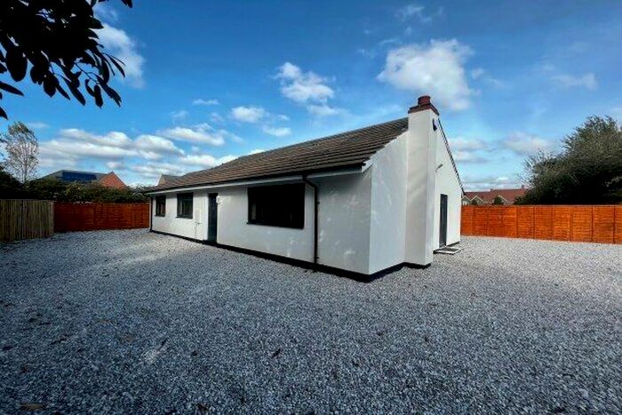 3 Bedroom Bungalow To Rent In Harbury Lane, Warwick, CV34