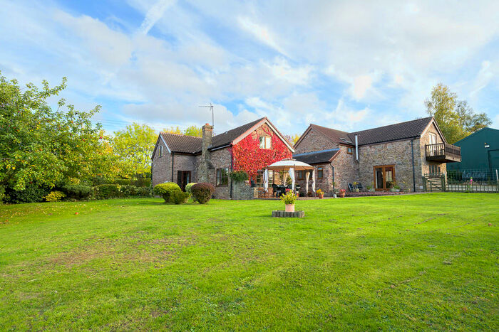 6 Bedroom Barn Conversion For Sale In Llancloudy, HR2