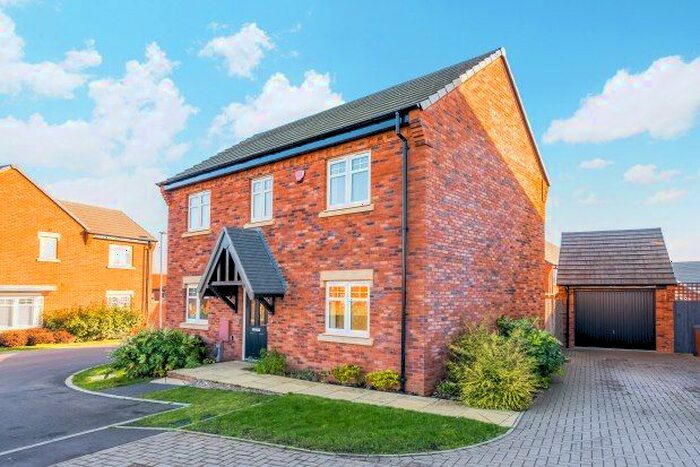 4 Bedroom Property To Rent In Lister Avenue, Lichfield, WS13