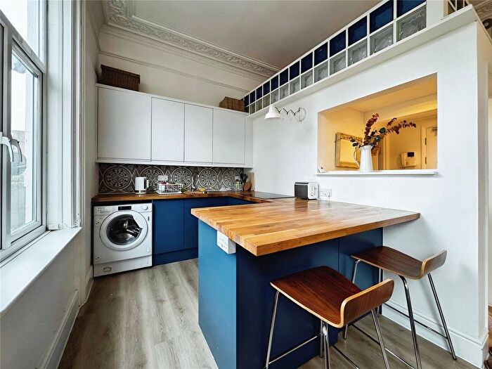 Studio To Rent In Upper Grosvenor Road, Tunbridge Wells, Kent, TN1