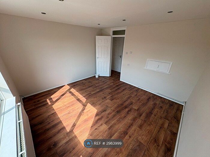 1 Bedroom Flat To Rent In Buckingham Drive, Colchester, CO4