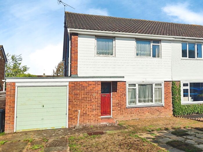 3 Bedroom Semi Detached House For Sale In Scots Drive, Wokingham, RG41
