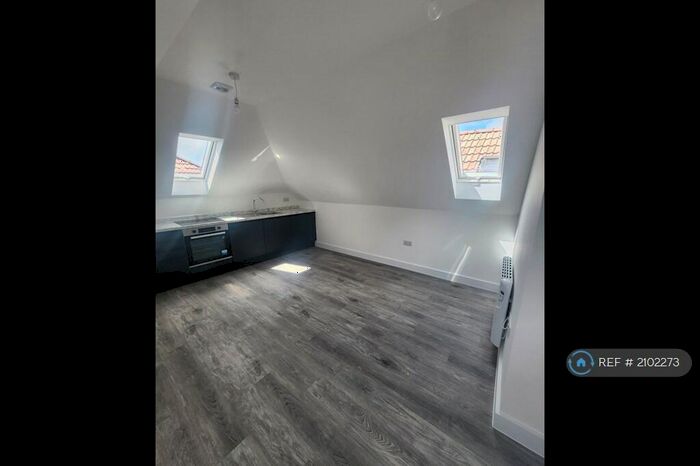 1 Bedroom Flat To Rent In Lodge Causeway, Bristol, BS16