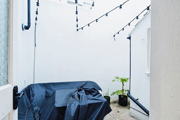 1 Bedroom Flat For Sale In Farm Road, Hove, BN3